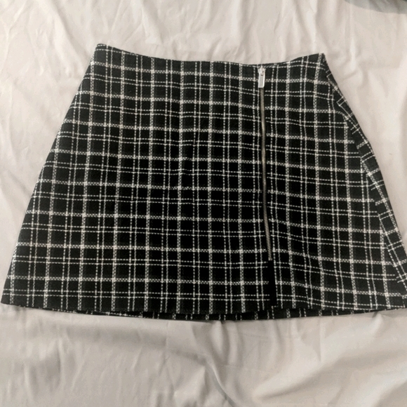 Zara | Tweed Plaid Mini Skirt - Picture 1 of 5